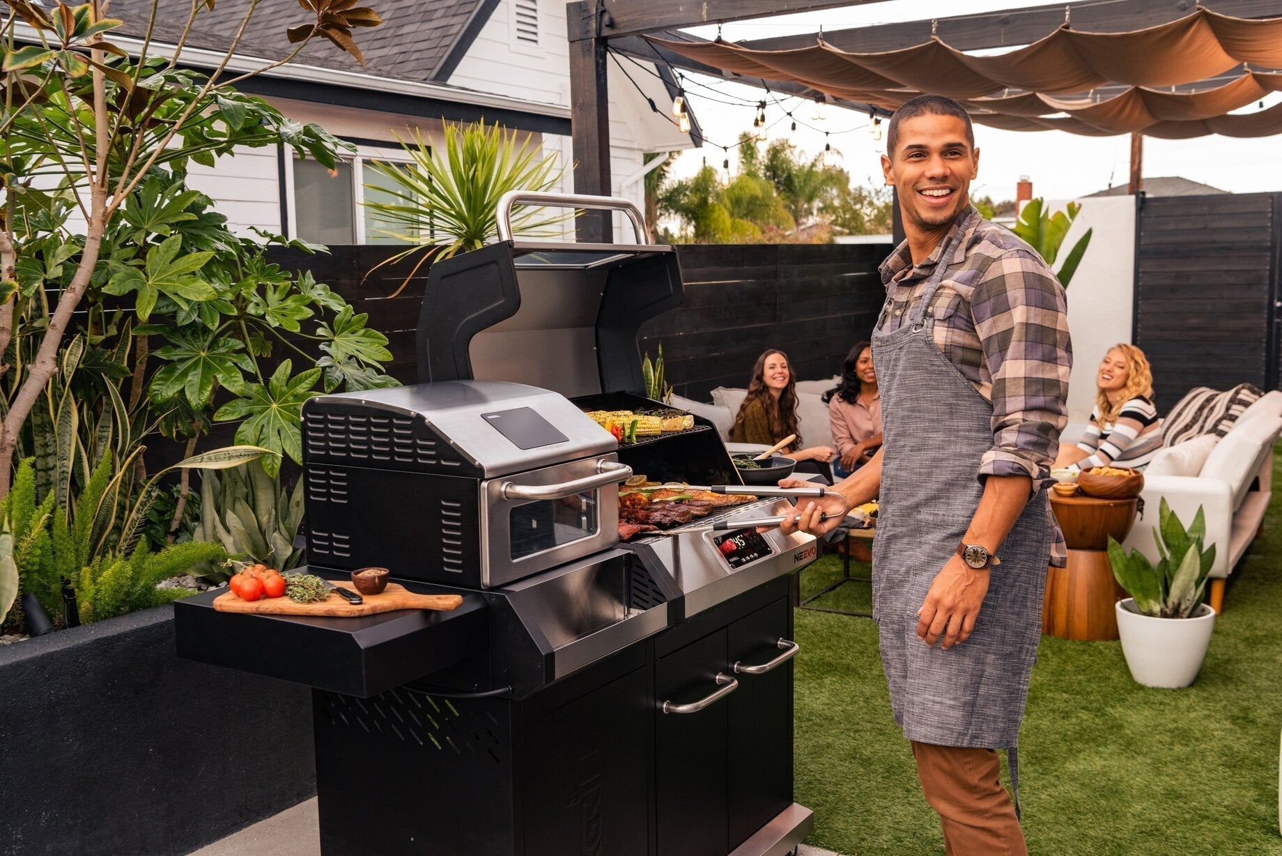 THE 2023 POPULAR MECHANICS YARD & GARDEN AWARDS - BEST SMART GAS GRILL